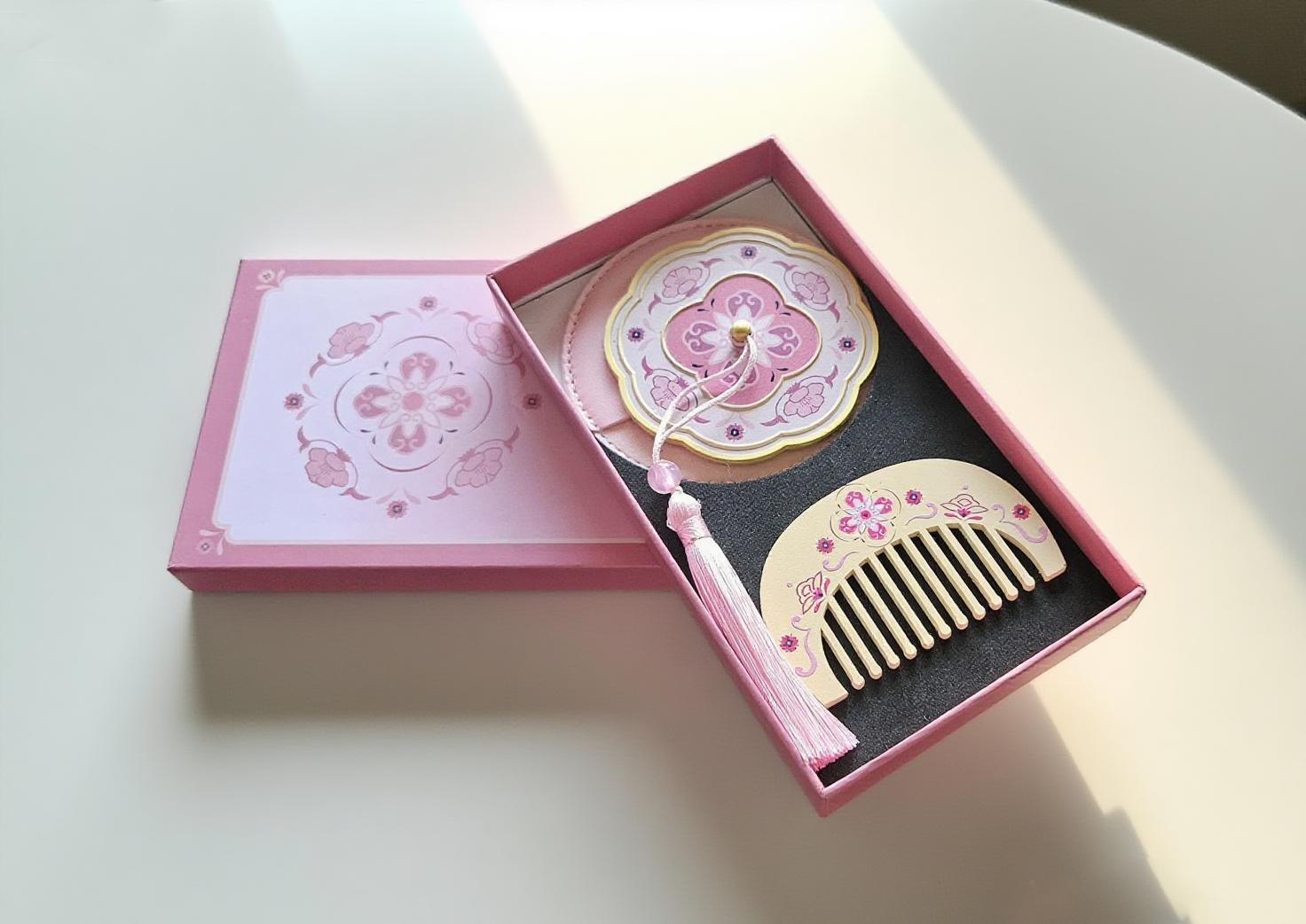 流苏镜梳礼盒