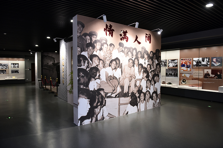 周恩来邓颖超纪念馆举办“从未远去的身影——周恩来逝世50周年特展”